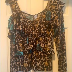 Never worn Venus cold shoulder top, size L